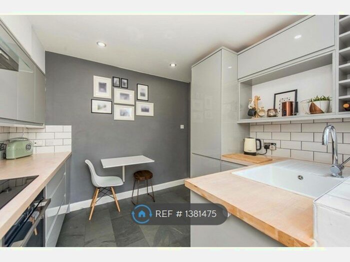 3 Bedroom Flat To Rent In Richmond Road, Twickenham, TW1