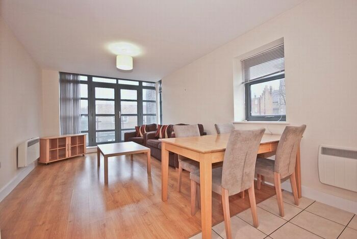 2 Bedroom Flat To Rent In Clapham Park Road, Clapham, SW4