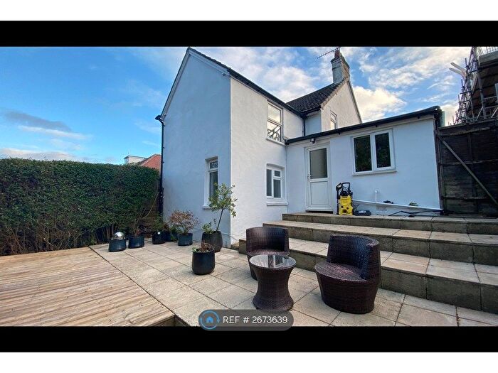 4 Bedroom Semi-Detached House To Rent In Malvern Road, Bournemouth, BH9