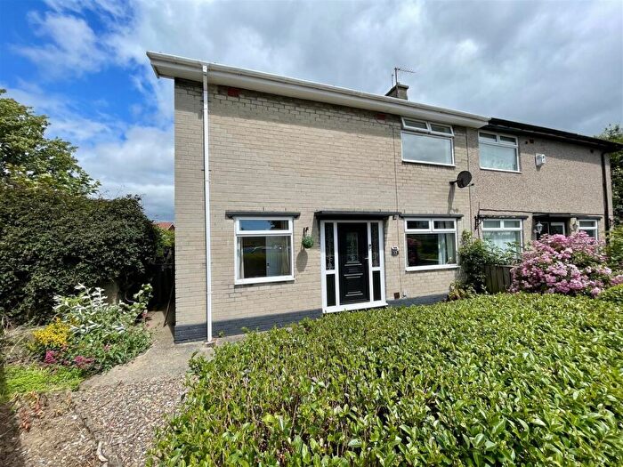 3 Bedroom Semi Detached House For Sale In Waltham Close, Darlington, DL3