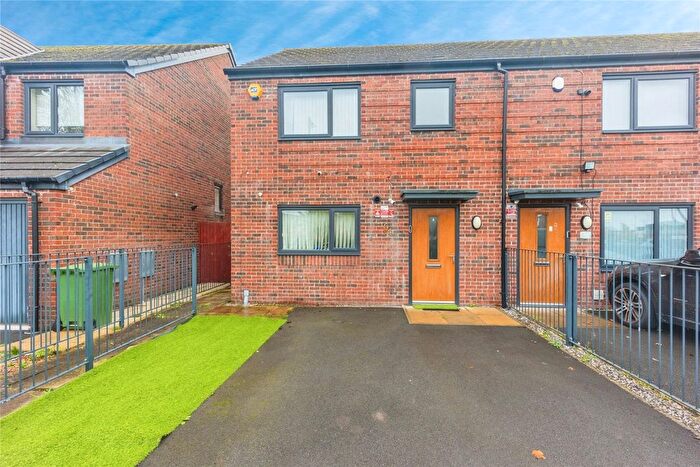 3 Bedroom End Terrace House For Sale In Clowes Street, Manchester, Greater Manchester, M12