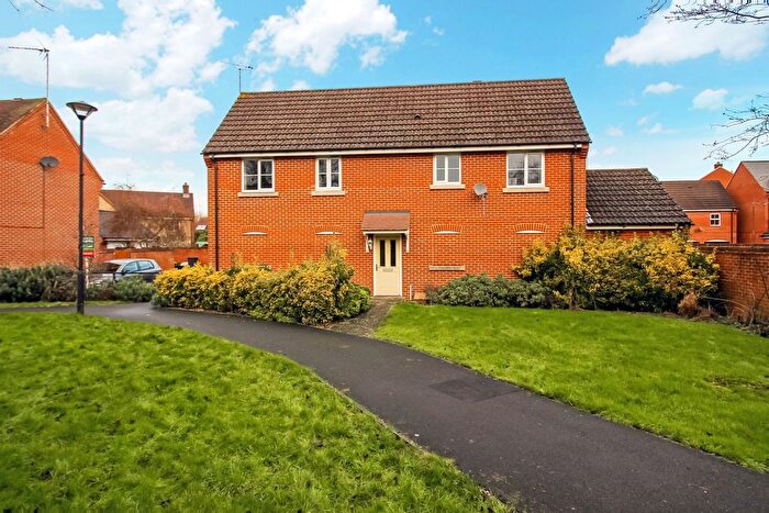 2 Bedroom Detached House To Rent In Edred Walk, Swindon, SN25