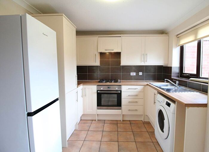 2 Bedroom Property To Rent In Bampton Close, Oxford, OX4
