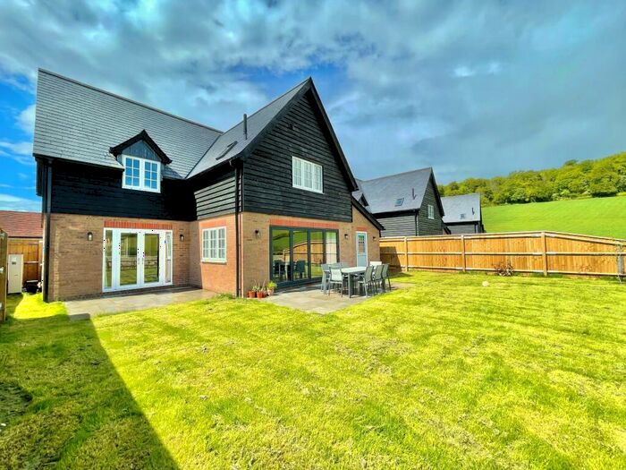 4 Bedroom House To Rent In Pablo Court, Chesham, HP5