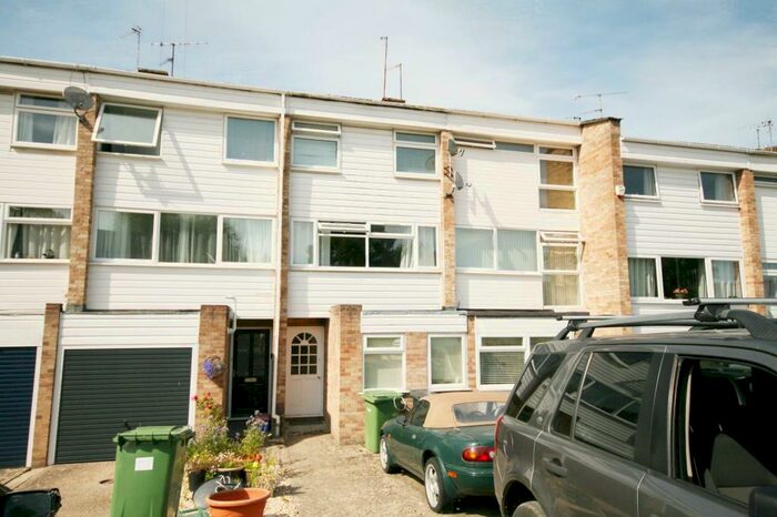 4 Bedroom Town House To Rent In Farm Close Road, Wheatley, OX33