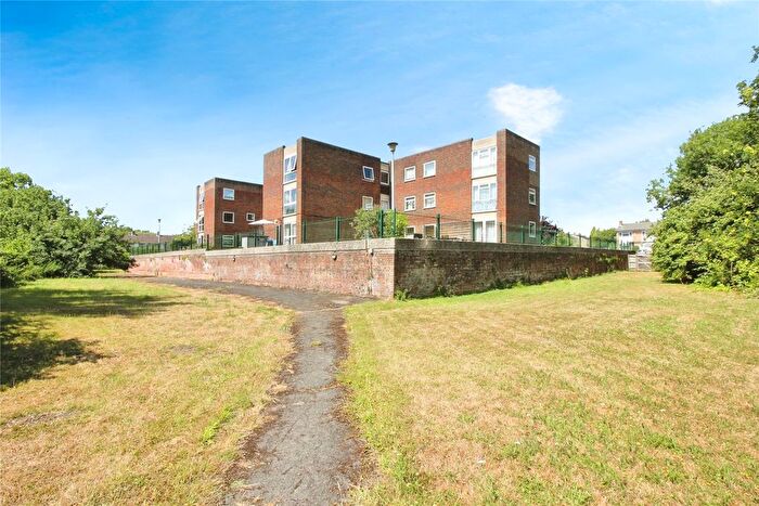 2 Bedroom Flat For Sale In Hatford Road, Southcote, Reading, RG30