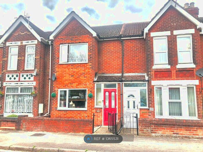 3 Bedroom Terraced House To Rent In Market Street, Eastleigh, SO50