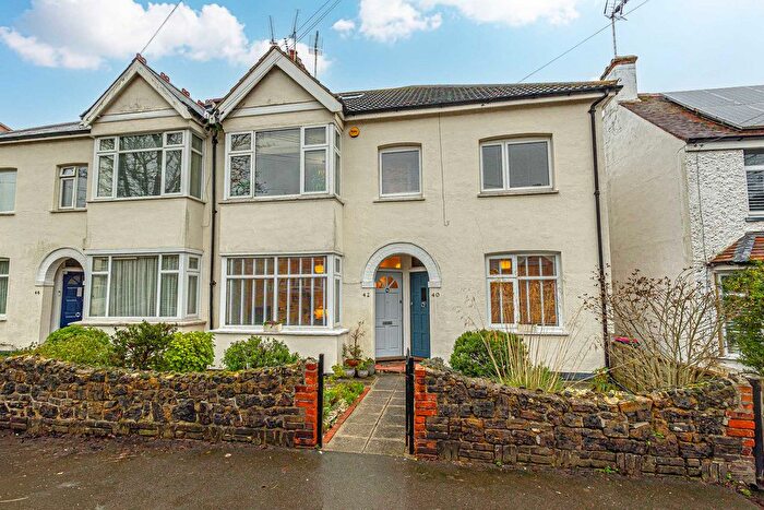 2 Bedroom Flat For Sale In Station Road, Leigh-On-Sea, SS9