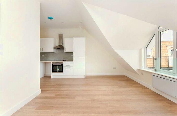 1 Bedroom Apartment To Rent In Lymington Road, Highcliffe, Christchurch, BH23