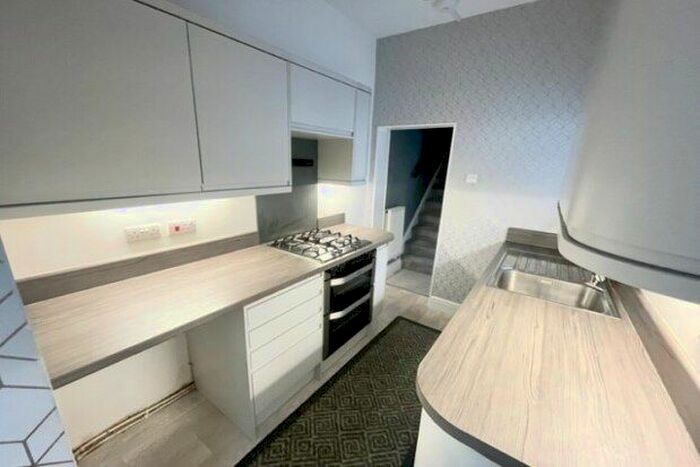 2 Bedroom Property To Rent In Gladys Grove, Colwyn Bay, LL29