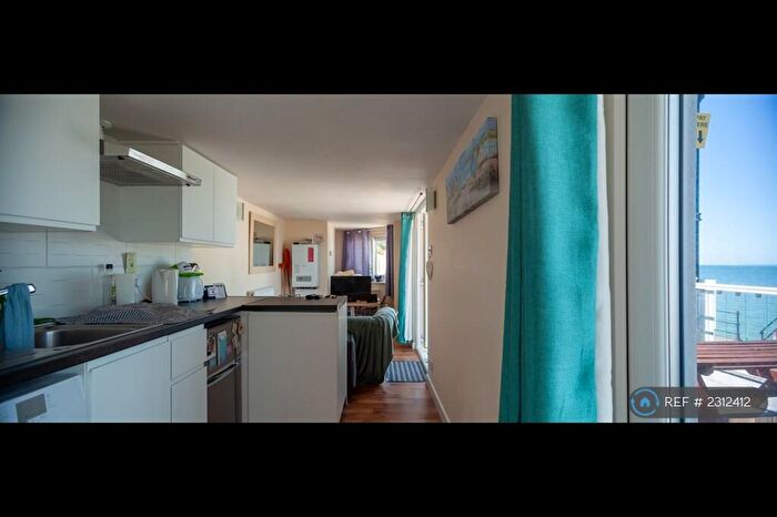 1 Bedroom Flat To Rent In The Beach, Totland Bay, PO39
