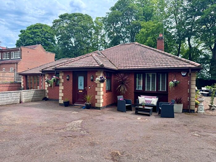 3 Bedroom Detached Bungalow For Sale In High Street, Caythorpe, Grantham, NG32