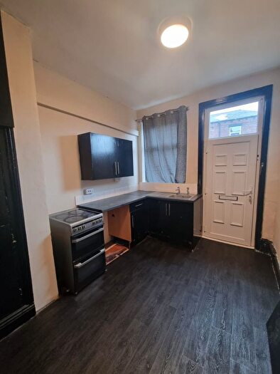 3 Bedroom Terraced House To Rent In Back Nursery Mount, Leeds, LS10