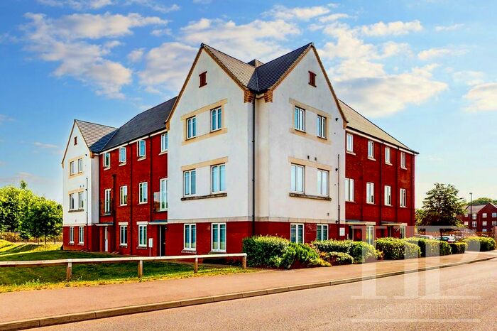 2 Bedroom Maisonette To Rent In Somerley Drive, Crawley, RH10