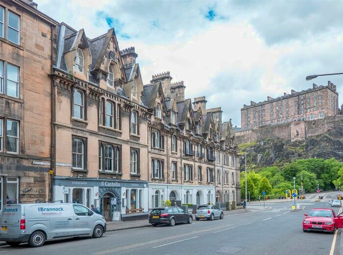3 Bedroom Flat To Rent In Castle Terrace, Edinburgh, EH1