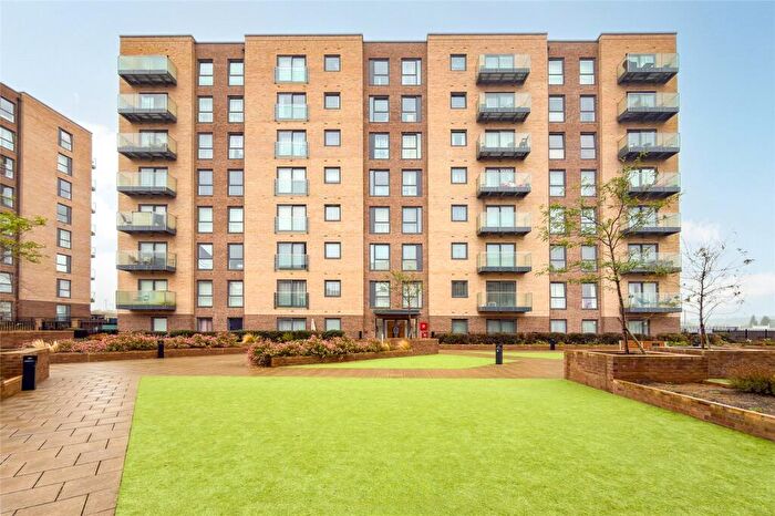 2 Bedroom Apartment For Sale In Ellesmere Court, Stirling Drive, Luton, Bedfordshire, LU2