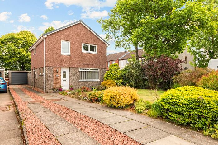 3 Bedroom Detached House For Sale In Oakbank Avenue, East Calder, Livingston, West Lothian, EH53