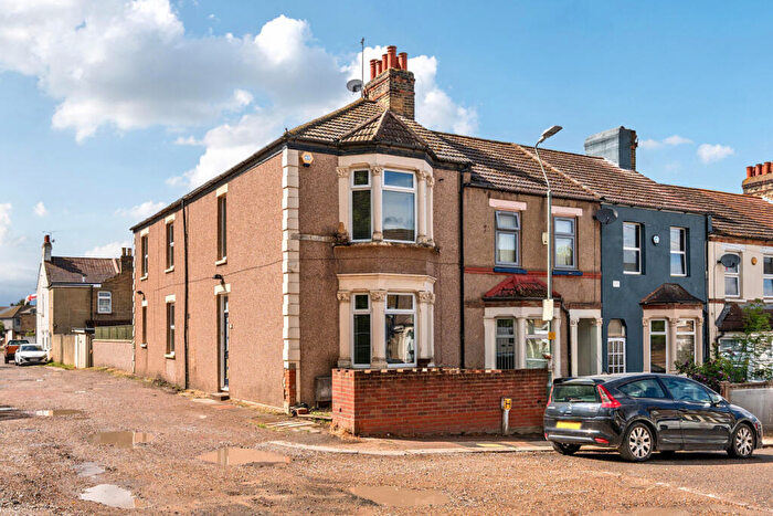3 Bedroom End Of Terrace House For Sale In Ashburnham Road, Belvedere, DA17