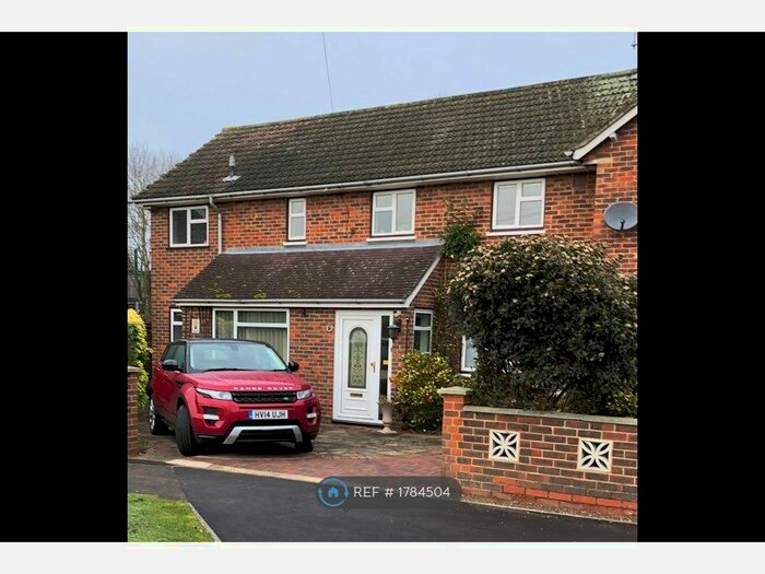 4 Bedroom Semi-Detached House To Rent In Queen Elizabeth Way, Woking, GU22