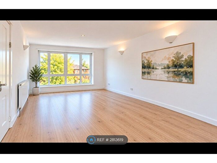 3 Bedroom Flat To Rent In Patrick Connolly Gardens, London, E3