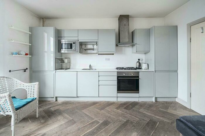 2 Bedroom Flat To Rent In Lea Bridge Road, Walthamstow, London, E10