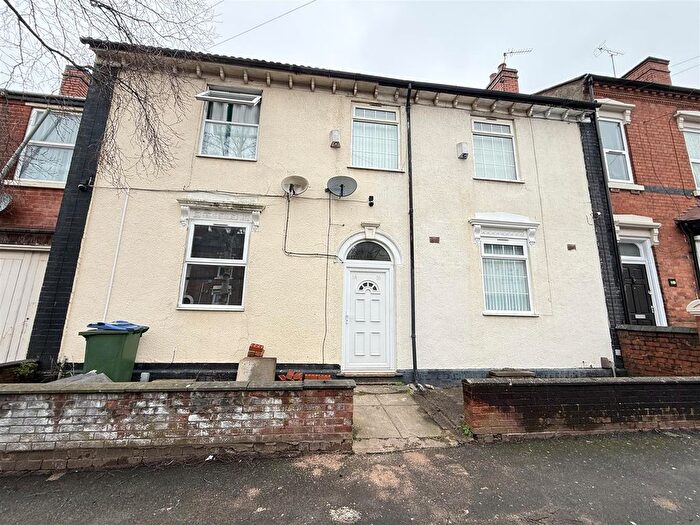 4 Bedroom Property To Rent In Company Let: Hope Street, West Bromwich, B70