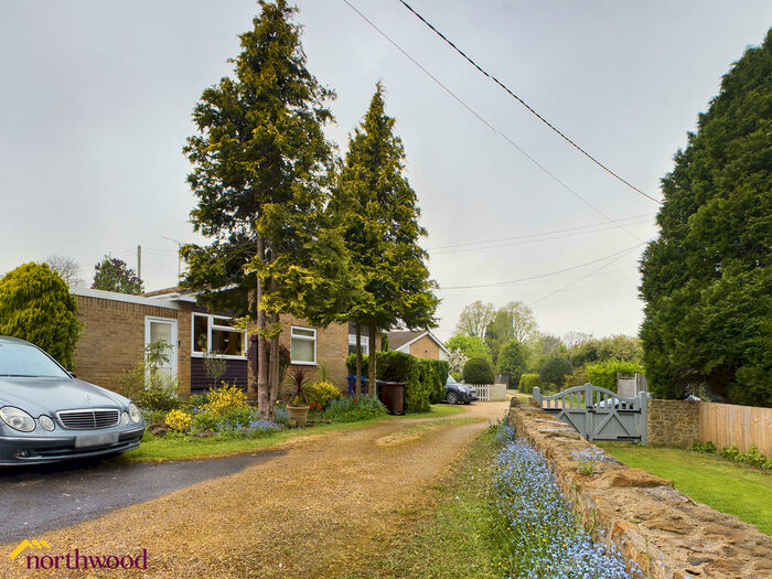 2 Bedroom Detached Bungalow For Sale In Stratford Road, Wroxton, OX15