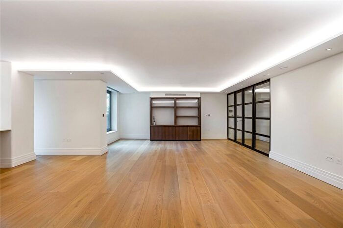 2 Bedroom Property To Rent In Kensington Gardens Square, Bayswater, London, W2