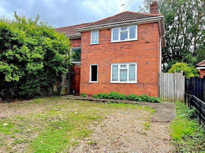 3 Bedroom Semi-Detached House To Rent In Buckland Road, Reading, RG2