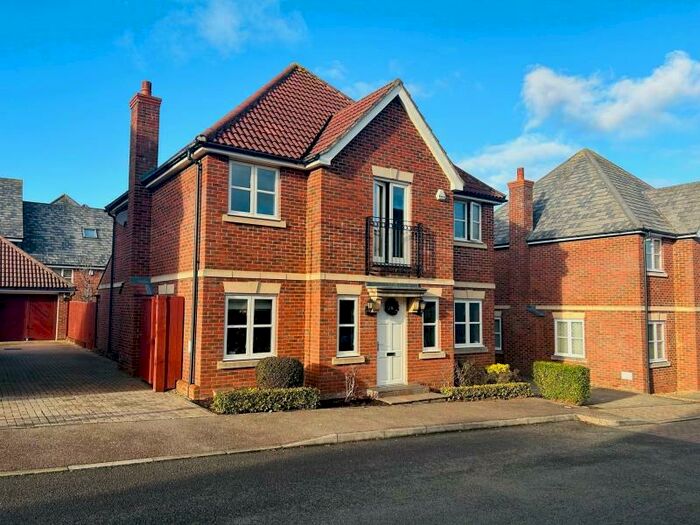 4 Bedroom Detached House To Rent In Darwin Close, Medbourne, MK5