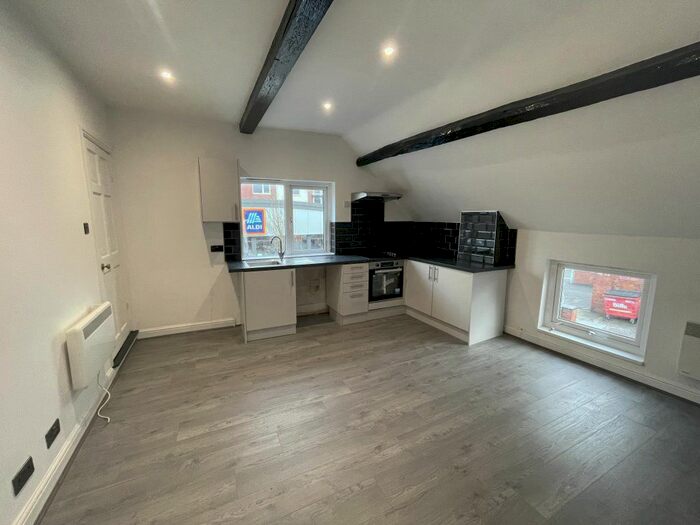 2 Bedroom Flat To Rent In Lutterworth Road, Blaby, Leicester, LE8