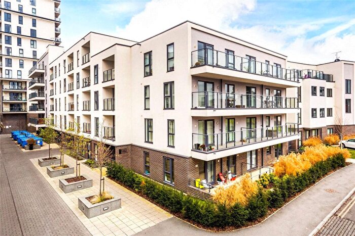 1 Bedroom Flat For Sale In Woking, Surrey, GU22
