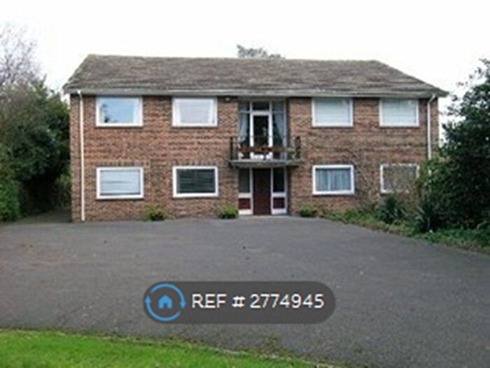 2 Bedroom Flat To Rent In Northways, Chichester, PO19