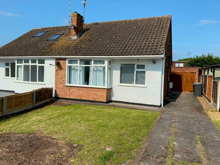 2 Bedroom Semi-Detached Bungalow To Rent In Larkfield Close, Rochford, Essex, SS4