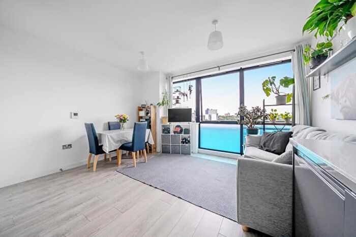1 Bedroom Flat For Sale In West Terrace, Six Hills House, Stevenage, Hertfordshire, SG1