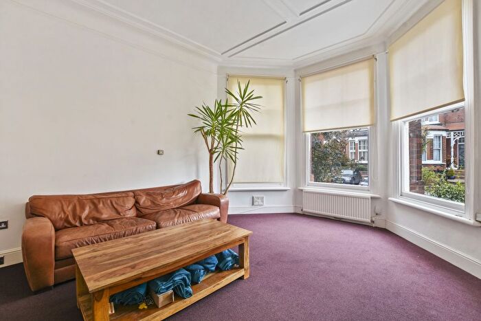 1 Bedroom Flat To Rent In B, Church Crescent, Muswell Hill, N10