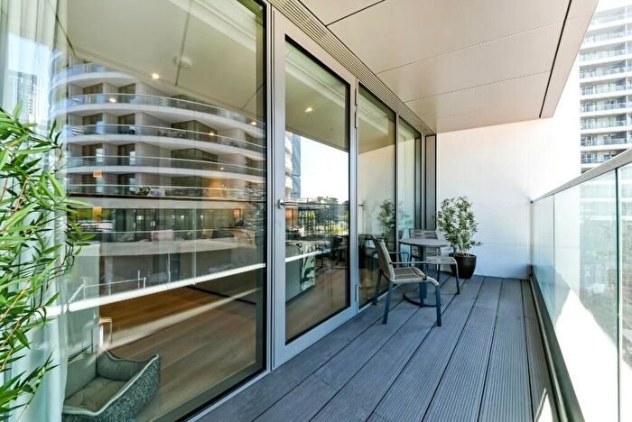 Apartment To Rent In Water Street, London, E14