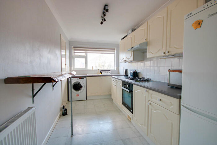 2 Bedroom Maisonette For Sale In Sholing! No Maintenance Charge! Garden! Over Years On Lease!, SO19
