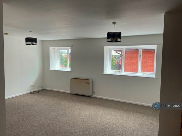 2 Bedroom Flat To Rent In Chapel Walk, Alfreton, DE55