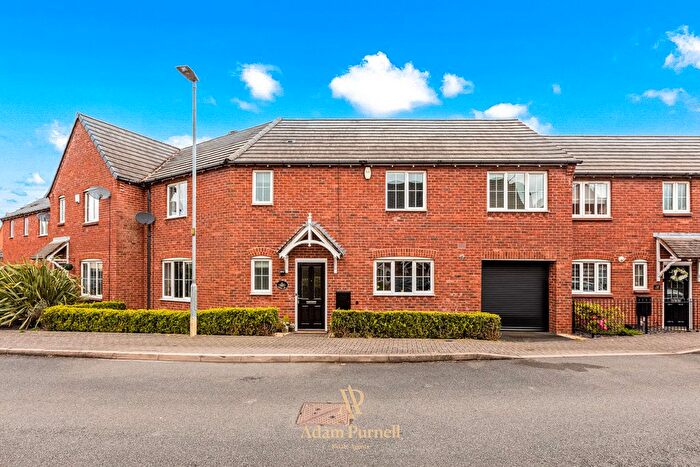 4 Bedroom Terraced House For Sale In Paddock Way, Hinckley, LE10