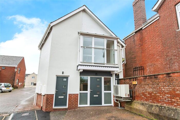 2 Bedroom Flat For Sale In Kerslakes Court, Honiton, Devon, EX14