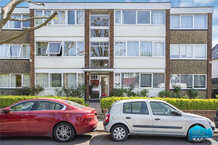 2 Bedroom Apartment To Rent In Salisbury Avenue, Finchley Central, London, N3