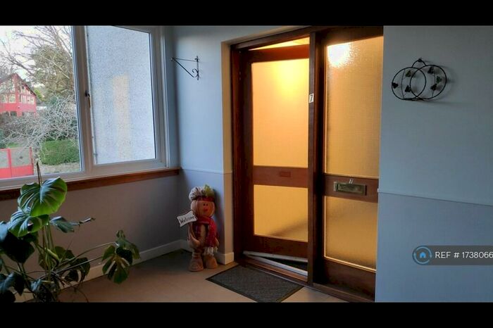 2 Bedroom Flat To Rent In Park Lane, Helensburgh, G84