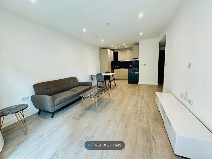 1 Bedroom Flat To Rent In Hawker House, London, N4