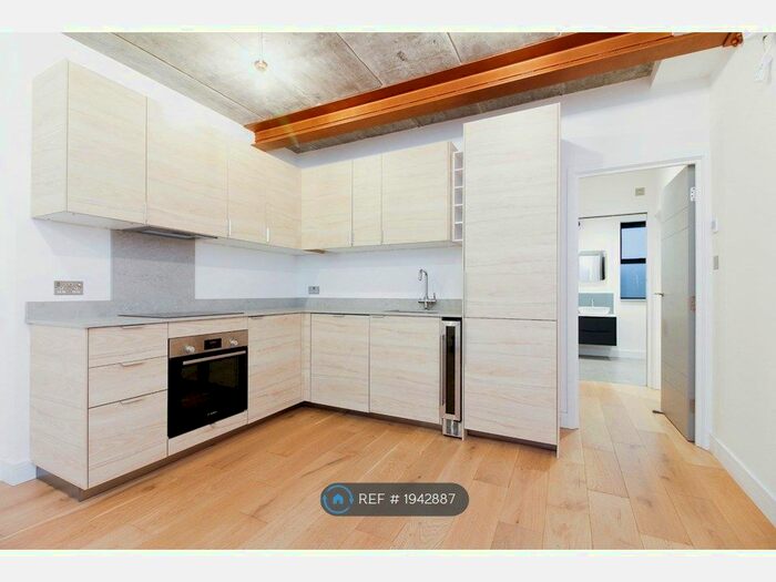1 Bedroom Flat To Rent In Mount Mews, Hampton, TW12