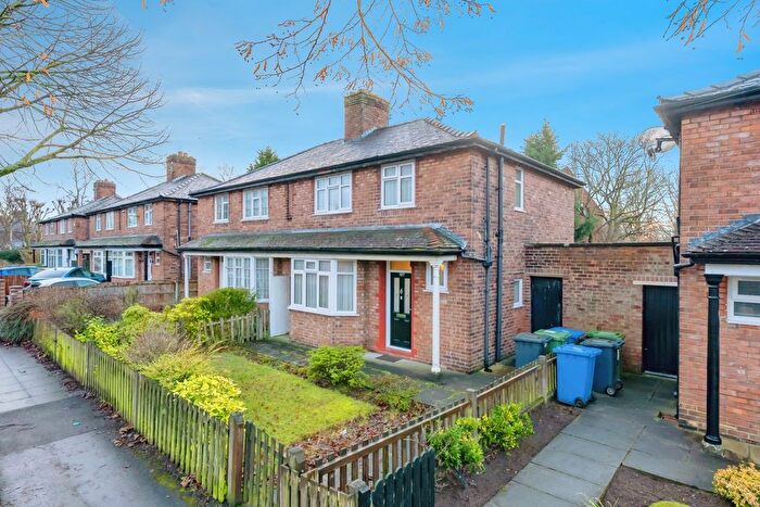 3 Bedroom Semi Detached House For Sale In Loushers Lane, Warrington, Cheshire, WA4