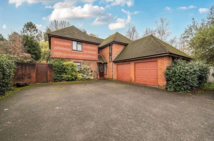 4 Bedroom Detached House For Sale In The Green, Elstead, Godalming, Surrey, GU8