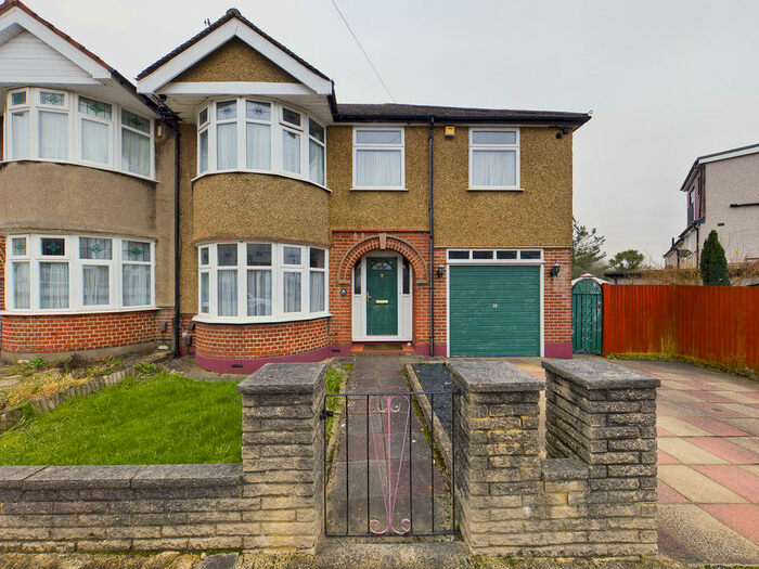 4 Bedroom Semi-Detached House To Rent In Windsor Close, Harrow, HA2