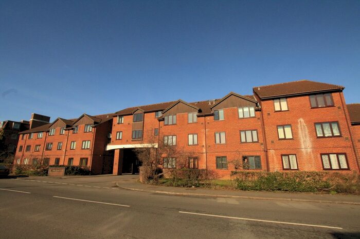 1 Bedroom Flat To Rent In The Lawns, Old Bath Road, Colnbrook, Slough, SL3