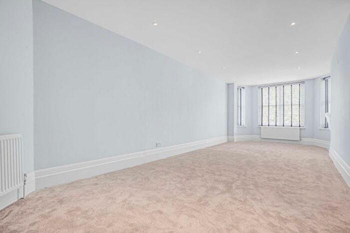 2 Bedroom Flat To Rent In Grove End Road, London, NW8